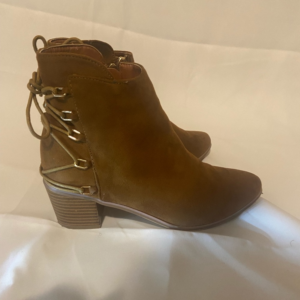 *Fall Ready Camel, Faux Suede ankle-boots. Sz 6.5